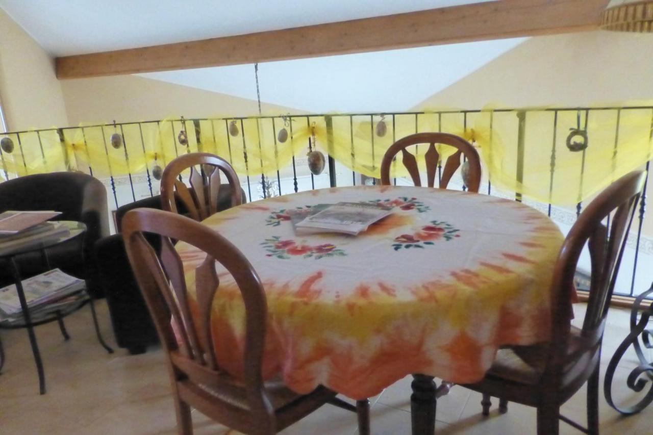 Les Chambres De La Ville Haute Dun-sur-Meuse エクステリア 写真